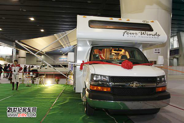 五矿多尼尔雪弗兰自行式c型房车