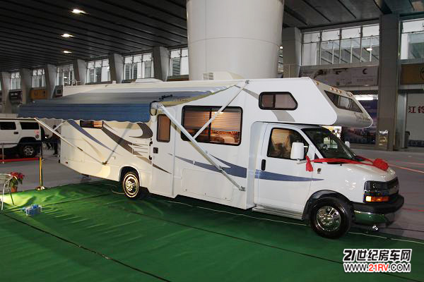 五矿多尼尔雪弗兰自行式c型房车