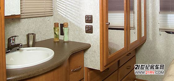 美国Winnebago自行式C型Aspect房车现身中国市场