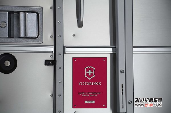 美国拖挂式A型瑞士军刀特殊版清风房车