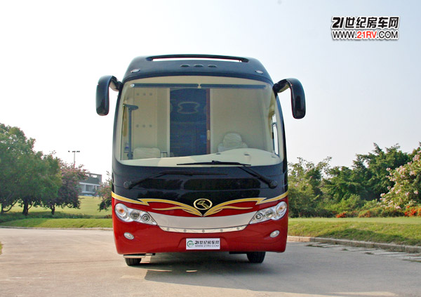 自行式A型厦门金龙房车
