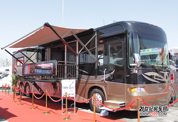 骏奇皇家宫殿A型房车——亮相北京车展W16房车露营展区