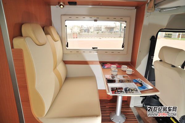 2011�������ʷ���¶Ӫչ֮���켾��ʱ�п�
