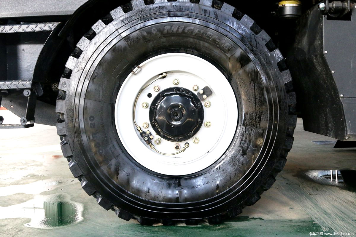 中国首款自主越野房车||性能直逼进口产品