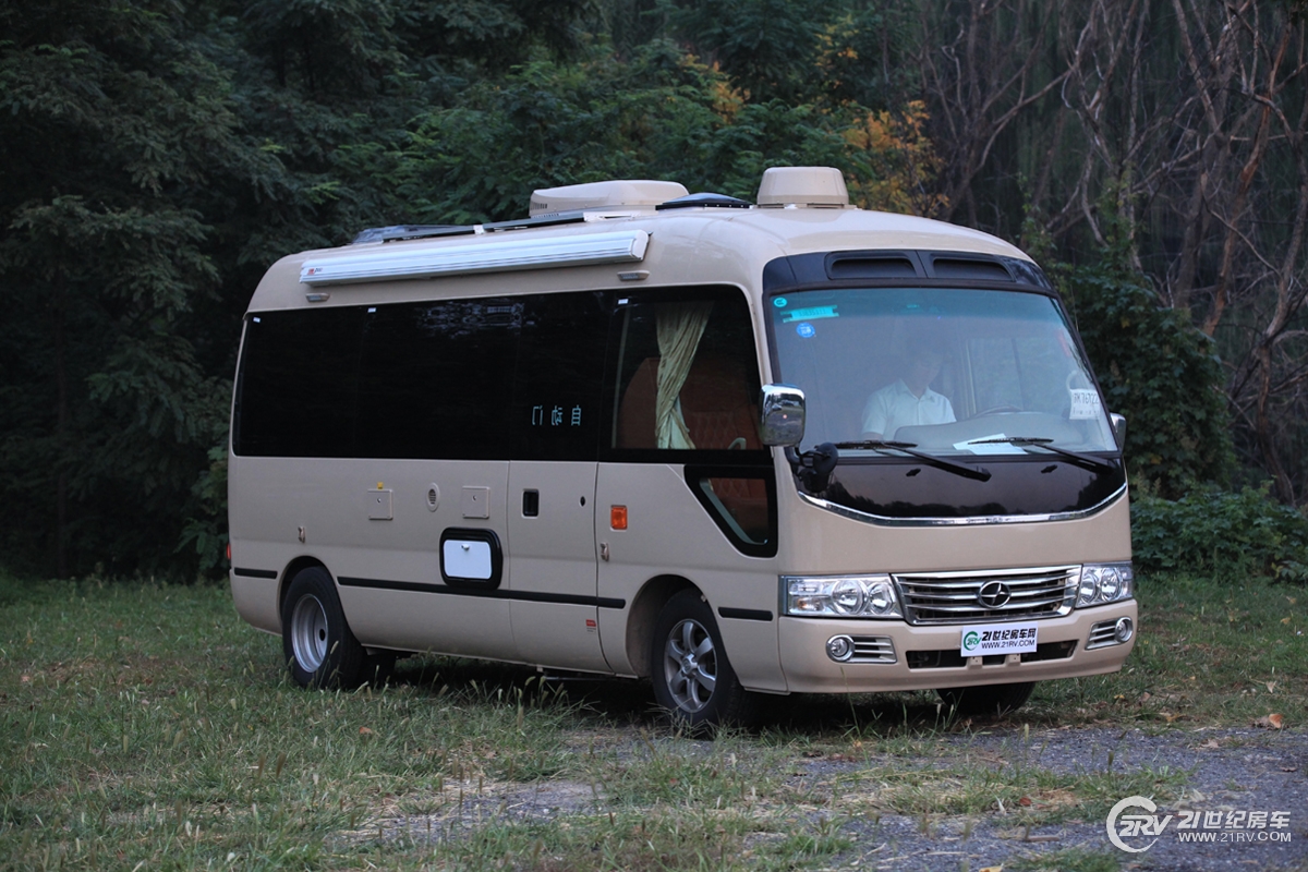 40万自动挡b型房车选考斯特房车还是大通v80房车