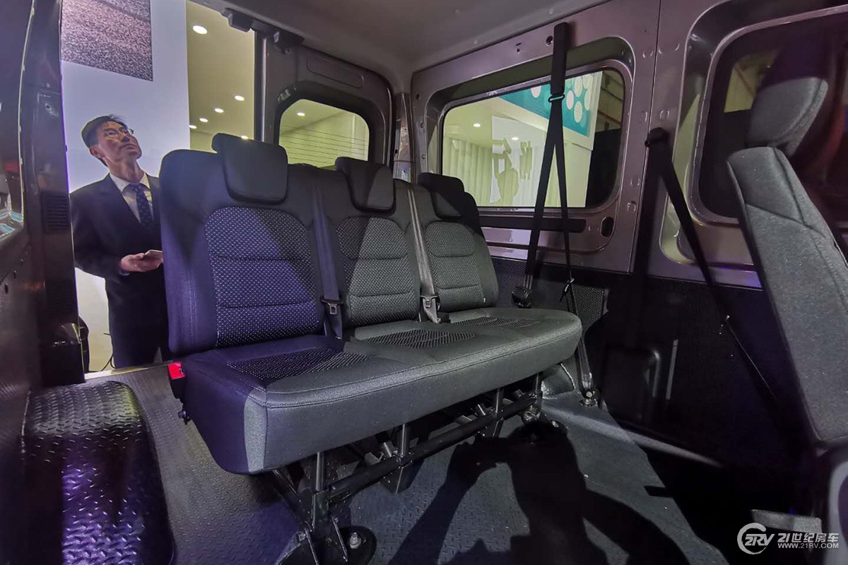 15-29万 后双胎 国六 上汽大通v90轻客正式发布