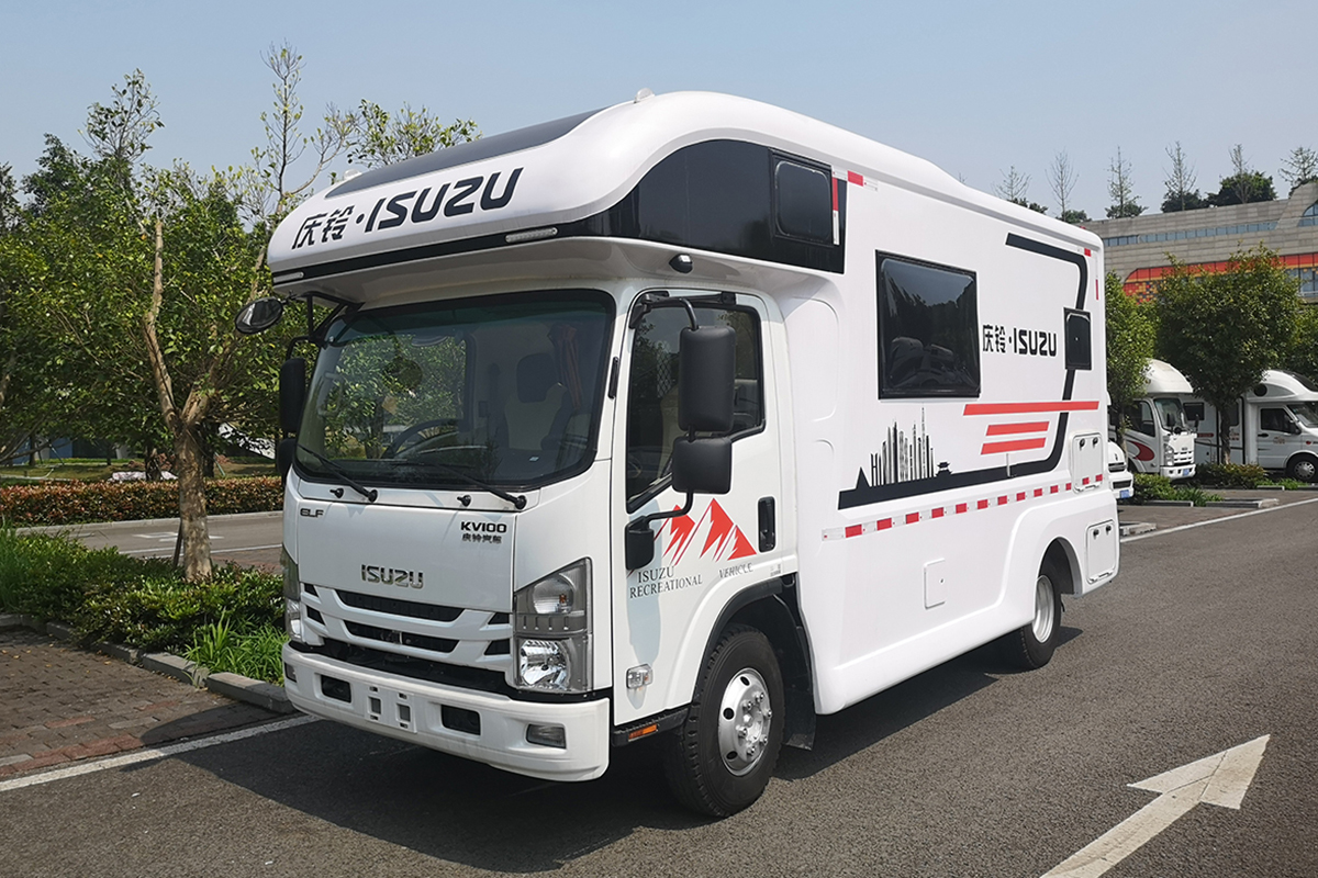 超大内部空间及超性价比 五十铃kv100房车标准版团购价只要31万8