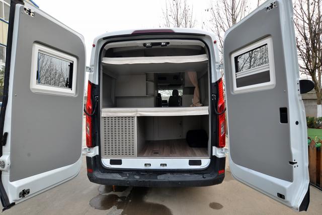 宽体带升顶实属罕见 齐星星运大通v90b型房车发布