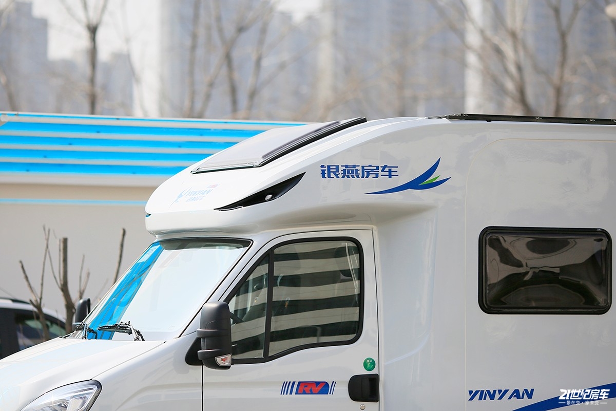 真快!12v 48v双电路系统3小时充满电银燕y08旗舰版房车实拍