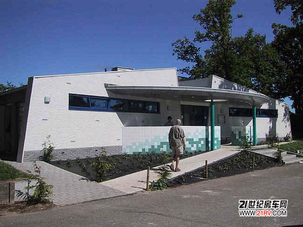 ������ɪ�ɶ����Ǽ�ɭ����Duinhorst¶Ӫ��