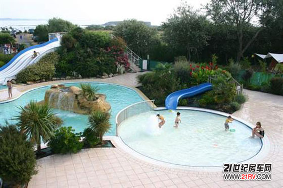 ������Ī���Ȱ����Ǽ�������des-iles¶Ӫ��