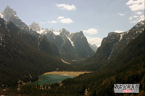 ��������Ȱ��ܺ����Ǽ�������Toblacher See¶Ӫ��