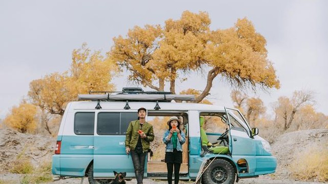 两个人三个月四平米中国情侣爆改房车开启Vanlife