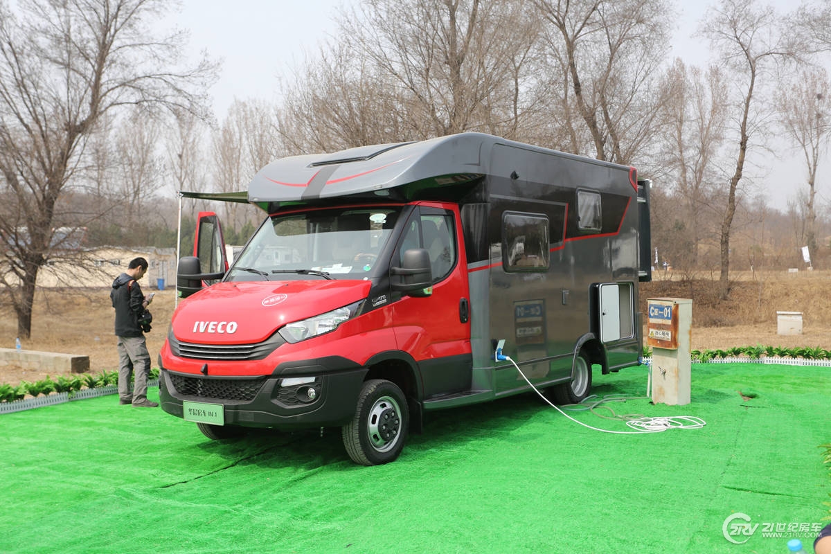 实现国产价格国际品质 华晨房车3款新车试驾