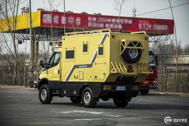 想去沙漠撒把野 新星北斗越野房车y600实拍