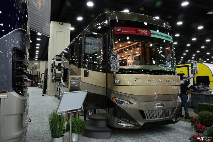 16160936377feef8c75262.png 美国人4703.png