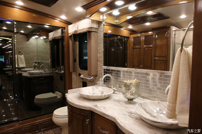 16161103499714deb46225.png 美国人4753.png