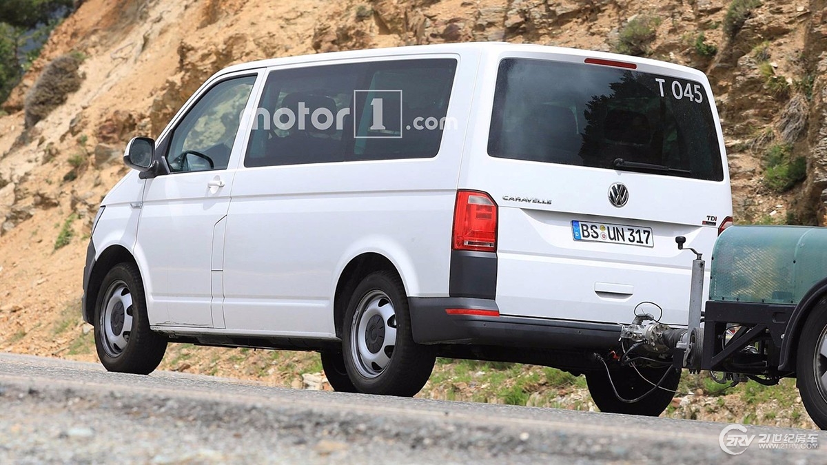 volkswagen-transporter-t7-spy-photo (7).jpg