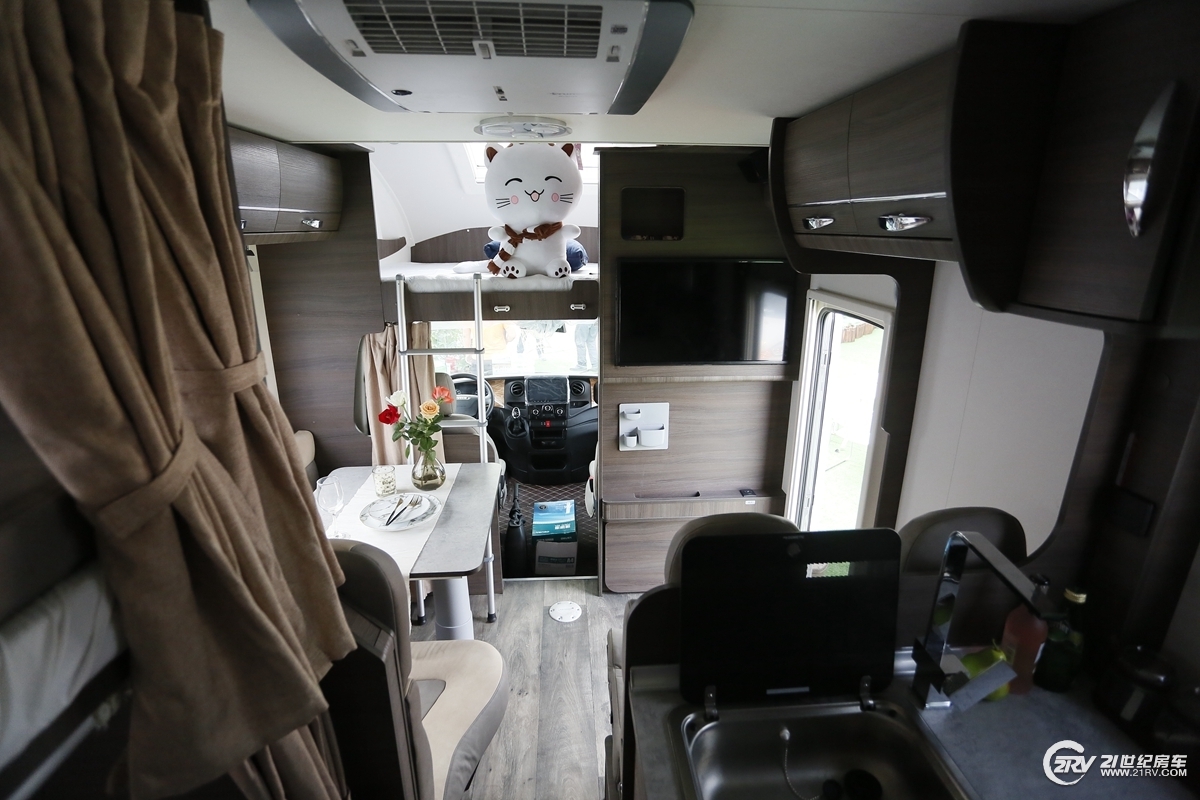 14095334aba10ac6174832.jpg