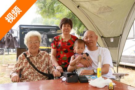 真的太幸福了：60岁天津大哥带着87岁母亲过着边开房车边钓鱼的生活