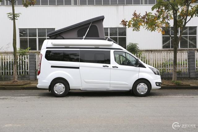 把酒吧搬进车厢里 湖光詹姆斯库克b型房车实拍