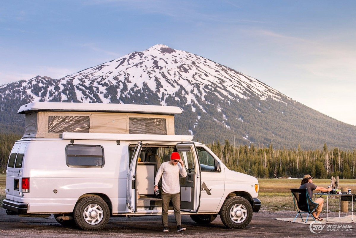 camper-van-in-front-of-mountain-van-life-adventure.jpg