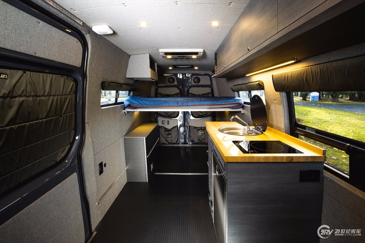 LaDolceVita_OutsideVan_Mercedes_Sprinter_170_web-12-1500x1000.jpg