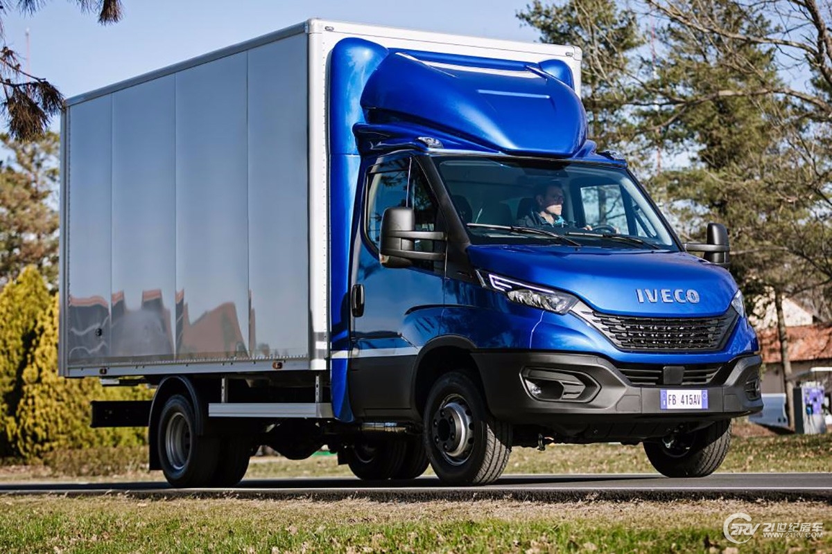 iveco_newdaily_cabbox-3.jpg