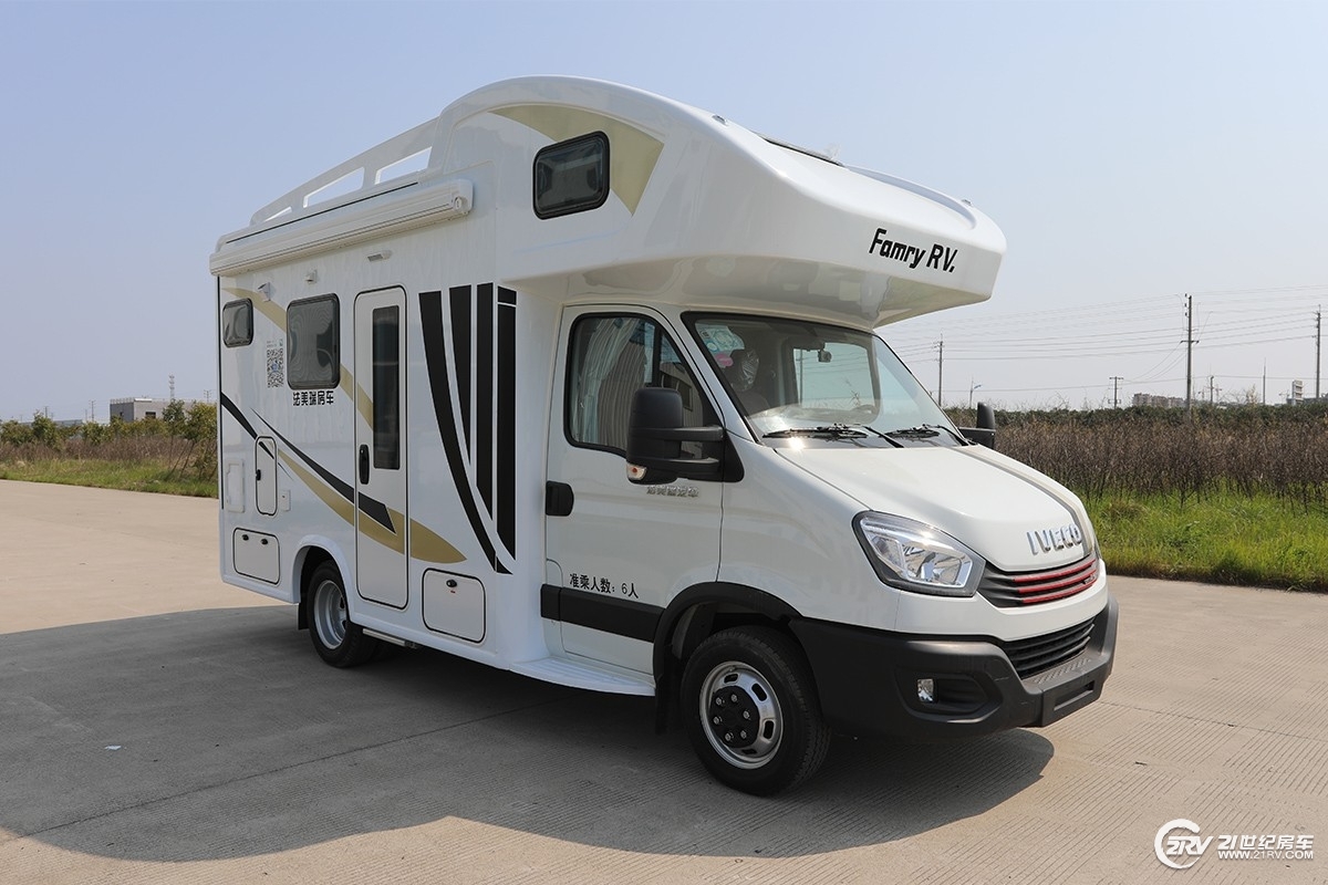 不到50万元的大额头c型房车 法美瑞依维柯欧胜子母床版来了