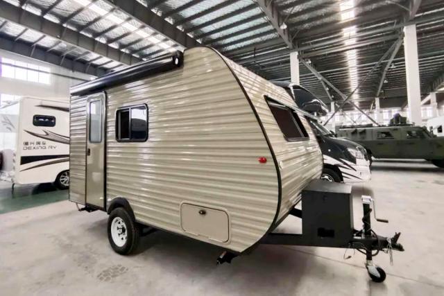 德兴美式小拖挂亮相国际房车露营博览会