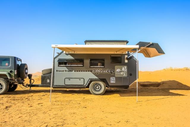 旅美速腾"发现者"越野拖挂房车