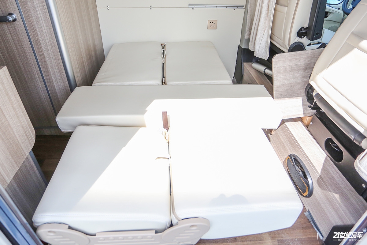 031619344803017b459884.jpg 339A3801.JPG