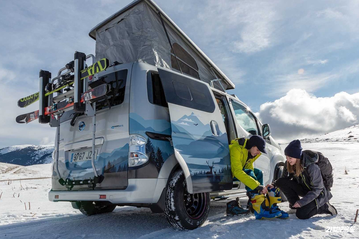 nissan-e-nv200-winter-camper-concept.jpg