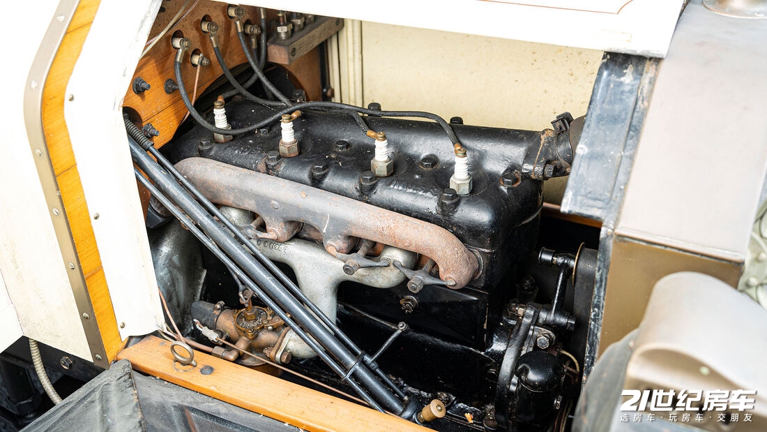 5 1914-Ford-Model-T-Motor-169Gallery-8044fc5d-1931292.jpg